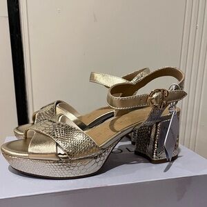 Aerosoles Cosmos Soft Gold Leather Strappy Block Heel Sandals 7.5 NWT